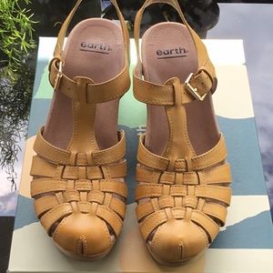 Leather platform sandals